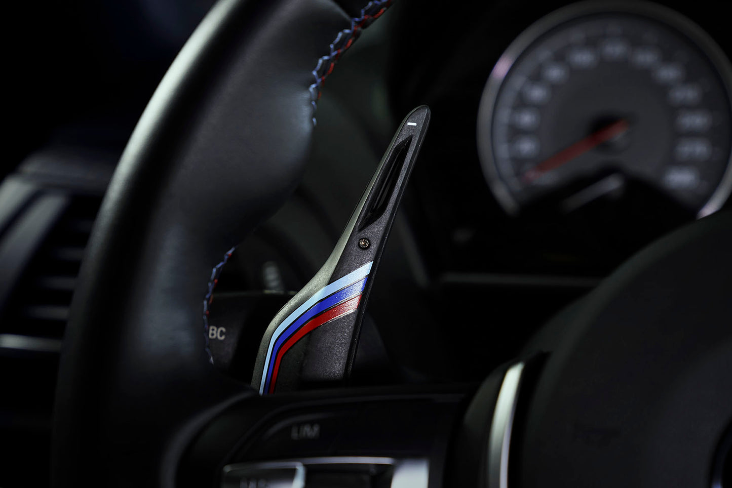 BMW M系列鍛造碳 消光經典M三色