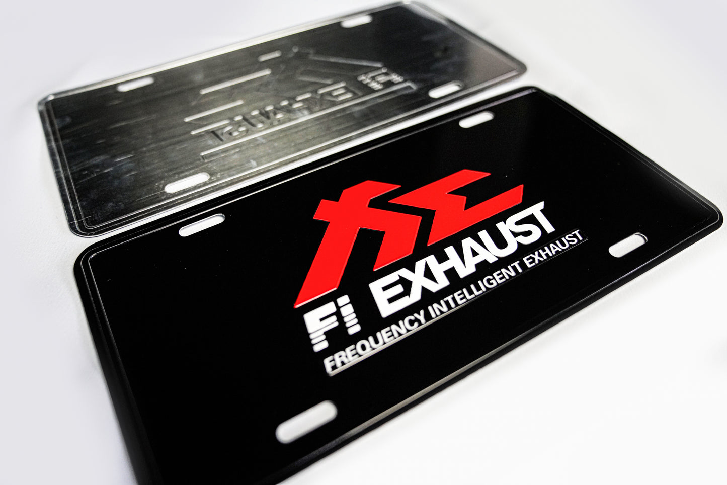 Fi EXHAUST 美國車牌(1PCS)
