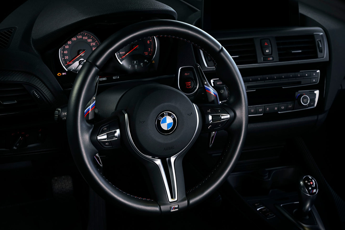 BMW M系列鍛造碳 消光經典M三色